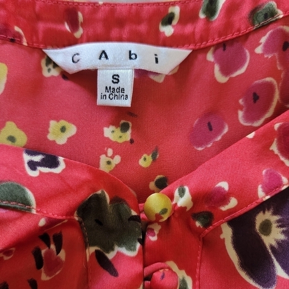 Womens CAbi mid button front cap sleeves flowy top size small - Picture 3 of 6